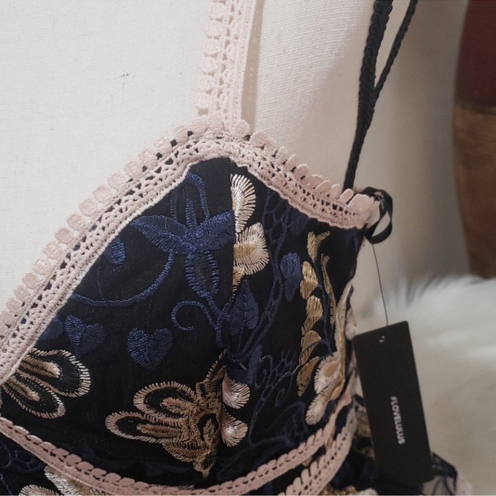 NWT Lulu's Floral Embroidered Dress - Size Small - Picture 5 of 12